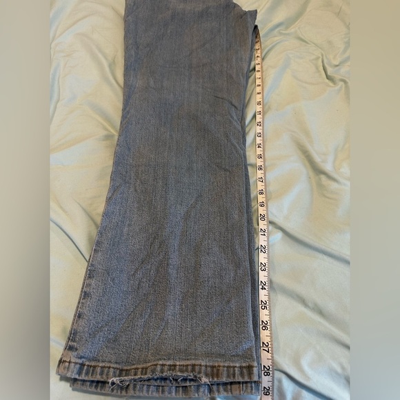 Vintage Levis 550 Jeans Women 18M Light Wash Blue Relaxed Bootcut Y2K. 5 pockets - Picture 3 of 12